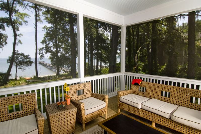 Deck with Privacy Screens